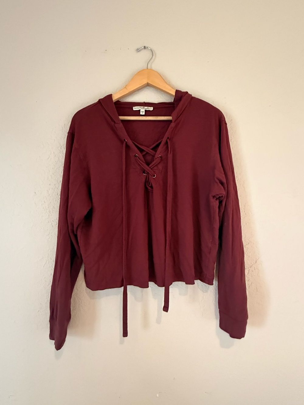 Express Lace-Up Hooded Long-Sleeve Top in Wine